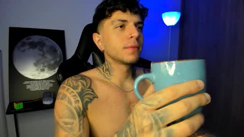 jacobb116 online show from February 18, 1:12 am