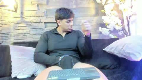 Snapshot of jacobstonne chatting on April 7, 11:54 am Jacob Stonne online show from April 7, 11:54 am