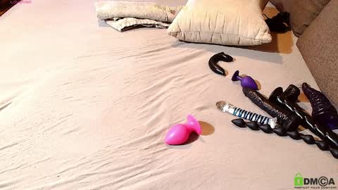 JacqueLynexxyz online show from April 2, 1:09 pm