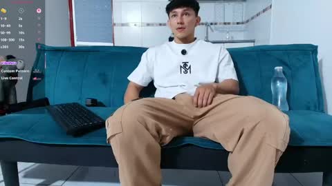 Snapshot of jacques_cardiet chatting on June 4, 2:12 pm jacobo online show from June 4, 2:12 pm