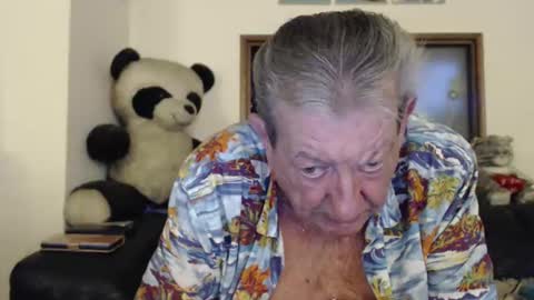 Snapshot of jacques_de_france chatting on April 25, 4:37 am Jacques online show from April 25, 4:37 am