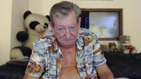 Snapshot of jacques_de_france chatting on May 5, 4:31 am Jacques online show from May 5, 4:31 am