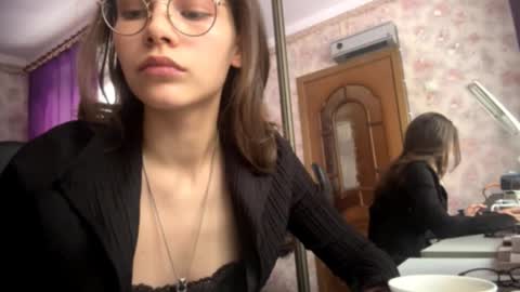 Sarah online show from February 12, 12:00 pm