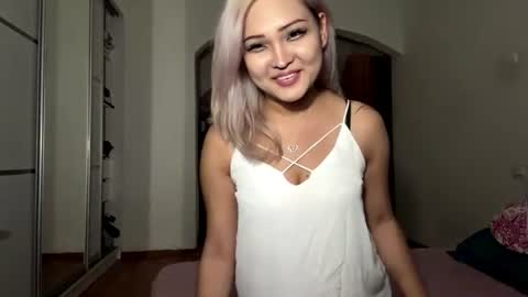 Snapshot of jacqulineschwarze chatting on June 9, 1:34 pm Nara online show from June 9, 1:34 pm