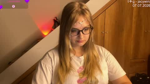 jacywinslat online show from July 8, 8:24 pm