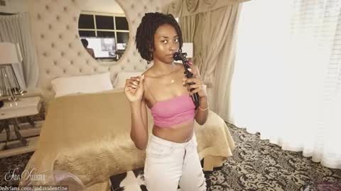 Jada online show from January 11, 2:44 pm