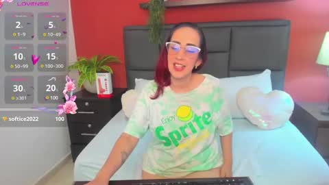 Snapshot of jadde13 chatting on December 19, 2:56 am Jadde online show from December 19, 2:56 am