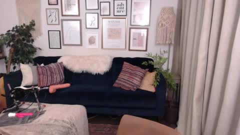 Jade online show from January 31, 6:14 pm