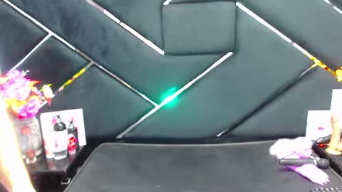 Jade online show from January 4, 8:17 am