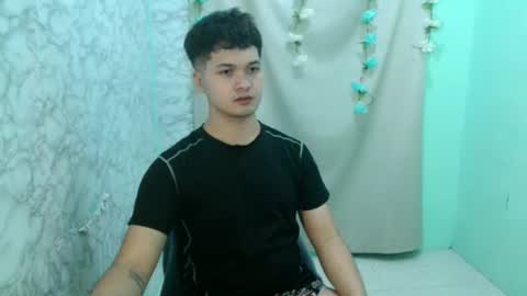 jade_halo online show from May 18, 1:06 pm
