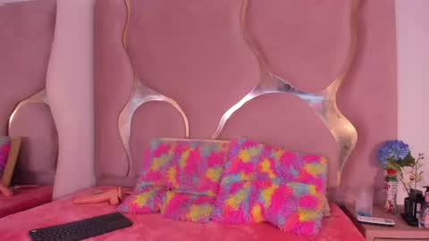 Snapshot of jade_ht chatting on June 17, 10:43 pm jade_ht online show from June 17, 10:43 pm
