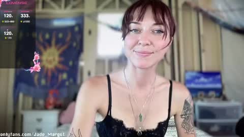 Snapshot of jade_margot chatting on June 4, 1:22 am Jade Margot online show from June 4, 1:22 am