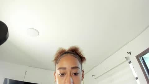 Snapshot of jade_obi chatting on April 29, 1:48 pm Jade smile online show from April 29, 1:48 pm