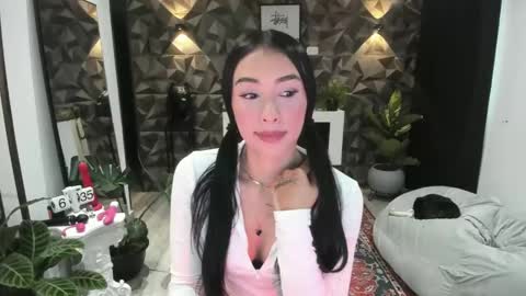 Snapshot of jade_porn chatting on February 11, 11:32 am Jade  independent model online show from February 11, 11:32 am
