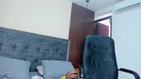 karlla scarlet online show from February 24, 1:42 pm