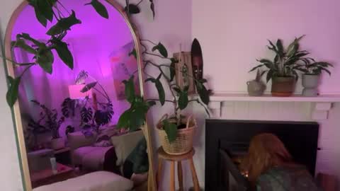Snapshot of jade_slade chatting on June 24, 3:05 am Jade Slade online show from June 24, 3:05 am