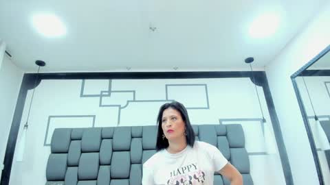 Snapshot of jade_squirt chatting on December 13, 11:02 am Jade online show from December 13, 11:02 am