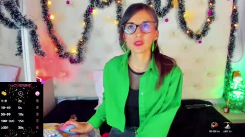 Snapshot of jade_white_ chatting on December 26, 12:49 pm jade white online show from December 26, 12:49 pm