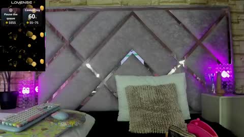 Snapshot of jade_white_ chatting on October 8, 1:31 pm jade white online show from October 8, 1:31 pm