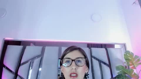 Snapshot of jade_white_ chatting on November 26, 1:45 pm jade white online show from November 26, 1:45 pm