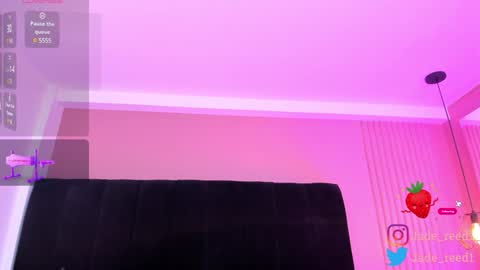 Jade Red  online show from December 3, 6:04 am