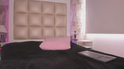 Snapshot of jadeestudios chatting on January 10, 4:30 pm jadeestudios online show from January 10, 4:30 pm