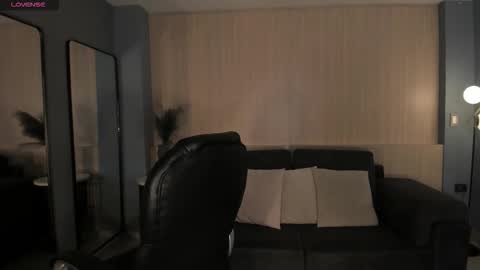 JADE EVANS online show from December 14, 12:21 pm