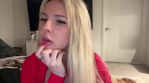 Snapshot of jadeexoxo_ chatting on February 27, 4:45 am Jadexoxo online show from February 27, 4:45 am