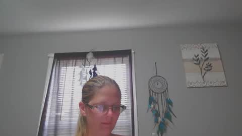 JadeLuv online show from April 10, 5:17 pm