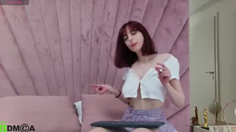 jademuse online show from January 13, 9:52 am