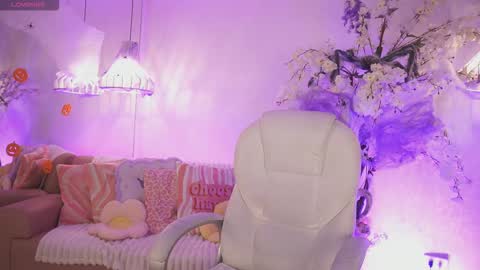 Snapshot of jadesummerr chatting on October 17, 11:35 am Jade Summer online show from October 17, 11:35 am