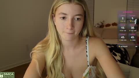 Snapshot of jadewilkinson chatting on September 19, 12:02 am jadewilkinson online show from September 19, 12:02 am