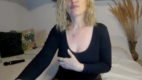 elena online show from March 24, 2:38 am