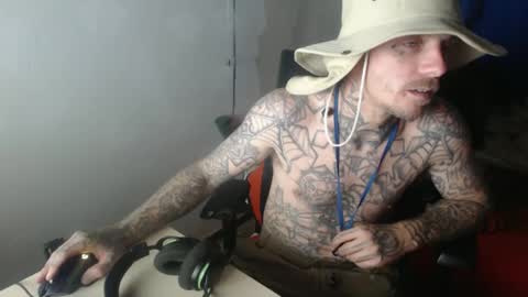 showingitoff online show from October 6, 4:21 am