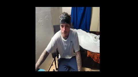 Snapshot of jake265897 chatting on January 18, 7:01 am showingitoff online show from January 18, 7:01 am