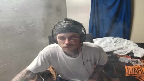 Snapshot of jake265897 chatting on January 19, 2:48 am showingitoff online show from January 19, 2:48 am