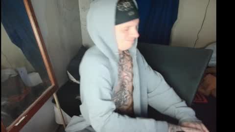 Snapshot of jake265897 chatting on February 2, 4:00 am showingitoff online show from February 2, 4:00 am