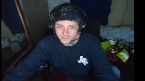 Snapshot of jake265897 chatting on February 3, 4:32 am showingitoff online show from February 3, 4:32 am