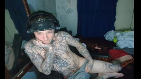 Snapshot of jake265897 chatting on February 6, 5:12 am showingitoff online show from February 6, 5:12 am