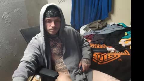 Snapshot of jake265897 chatting on February 9, 2:48 am showingitoff online show from February 9, 2:48 am