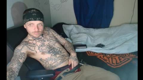 Snapshot of jake265897 chatting on February 17, 4:31 am showingitoff online show from February 17, 4:31 am