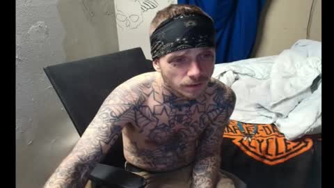 Snapshot of jake265897 chatting on February 18, 7:04 am showingitoff online show from February 18, 7:04 am