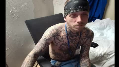 Snapshot of jake265897 chatting on February 21, 7:20 am showingitoff online show from February 21, 7:20 am