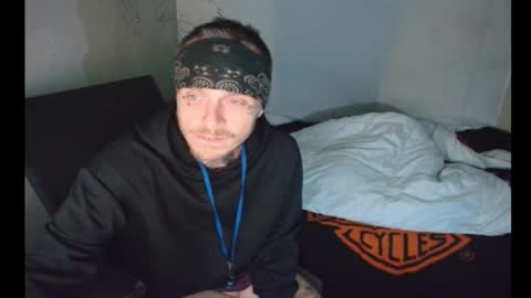 Snapshot of jake265897 chatting on February 23, 4:54 am showingitoff online show from February 23, 4:54 am