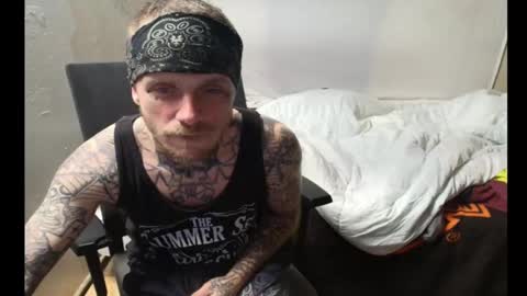 Snapshot of jake265897 chatting on February 24, 4:43 am showingitoff online show from February 24, 4:43 am