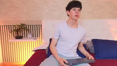 Snapshot of jake_cruzz chatting on May 4, 3:35 am Jake online show from May 4, 3:35 am
