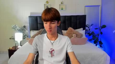 Snapshot of jake_evanss_ chatting on April 23, 2:08 pm JAKE online show from April 23, 2:08 pm