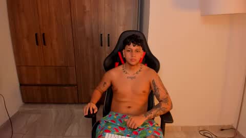 Snapshot of jake_pons chatting on September 20, 3:07 am Jake Pons online show from September 20, 3:07 am