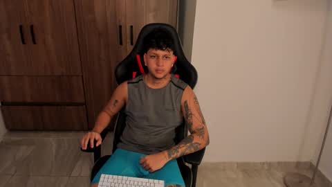 Snapshot of jake_pons chatting on October 29, 10:17 am Jake Pons online show from October 29, 10:17 am