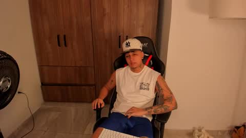 Snapshot of jake_pons chatting on January 10, 11:12 am Jake Pons online show from January 10, 11:12 am